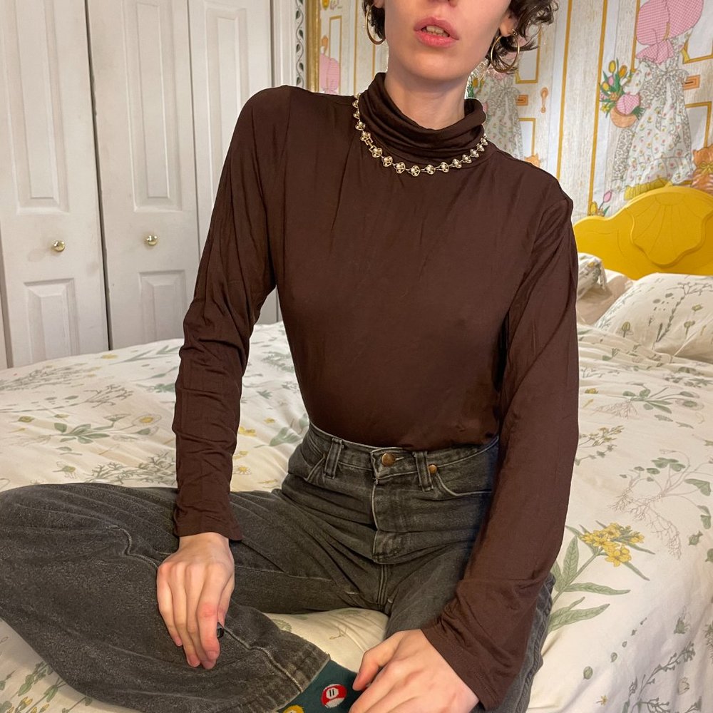 Bodycon brown long sleeve turtleneck!